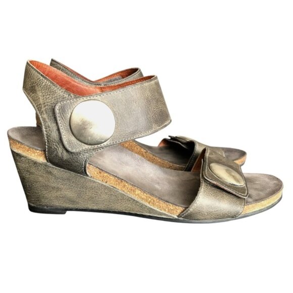 Taos Footwear Charcoal Wedges - Picture 3 of 13